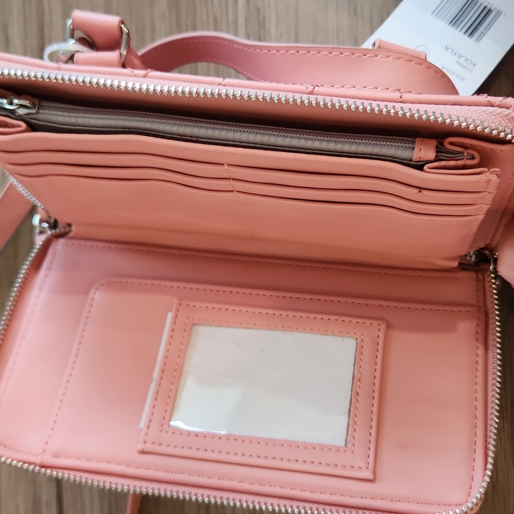 🔥Clearance🔥 Betsey Johnson Pink Peach Quilted Wristlet - Picture 5 of 8